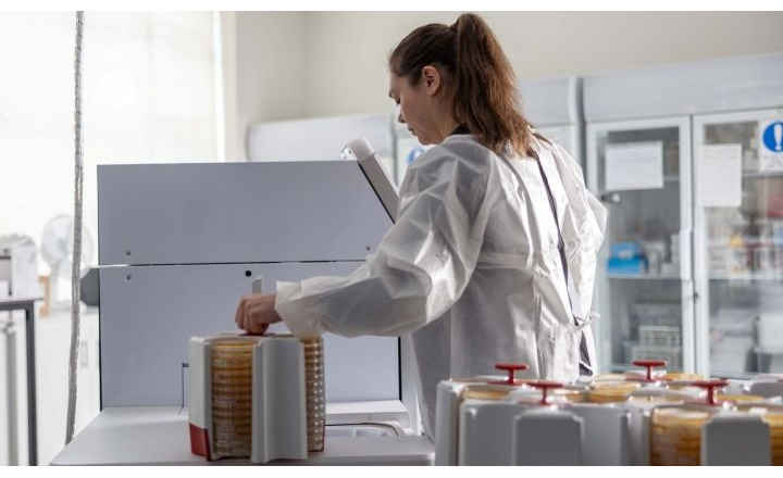 Environmental Monitoring: Overcome Challenges with Manual Plate Reading