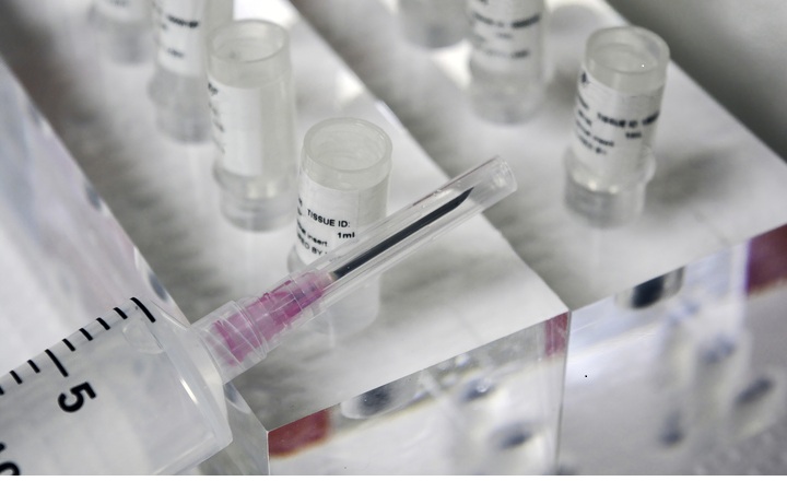 Rapid and reliable sterility testing of ATMP