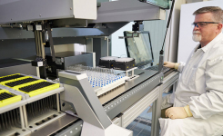 Researcher using PyroTec PRO